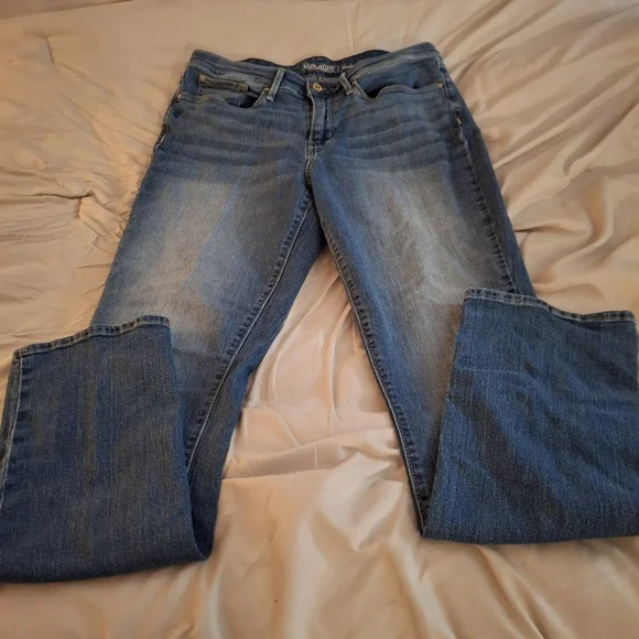 Signature Levi Strauss & Company Women's Stylish Blue Denim Distressed Jeans - Picture 3 of 11